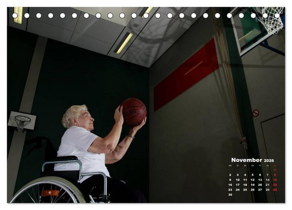 Produktbild: "Sch&ouml;nheit im Alter" - Fit und Aktiv (Tischkalender 2026 DIN A5 quer), CALVENDO Monatskalender