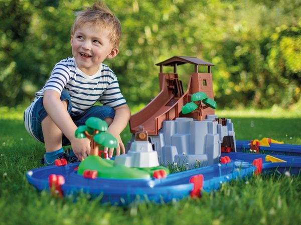Produktbild: AquaPlay 1547 - Wasserbahn Adventure Land mit Berg, Turm und Stausee, Spieleset inkl. 2 Tierfiguren, Motorboot und Speedboot