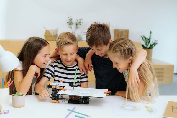 Produktbild: Fischertechnik 571903 - ADVANCED Universal Pro, 150 Teile, Baukasten, Konstruktionsspielzeug
