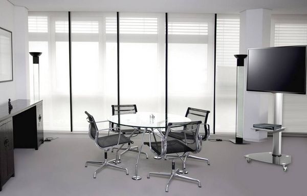 Produktbild: SpeaKa Professional SP-TVRW-01 TV-Rollwagen 81,3 cm (32") - 139,7 cm (55") Neigbar, H&ouml;henverstellbar