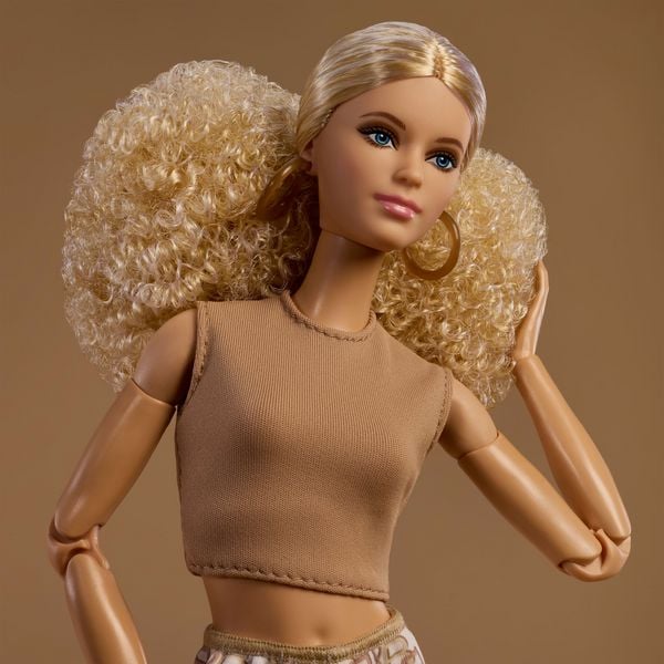 Produktbild: Barbie Signature Barbie Basics 07