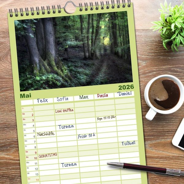 Produktbild: Familienplaner 2026 - Waldkalender mit 5 Spalten (Wandkalender, 21 x 45 cm) CALVENDO