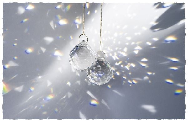 Produktbild: FOLIA Bastelartikel Sun Catcher CRYSTAL DUO, 2 Kristalle &Oslash; 3cm, 8m Goldgarn