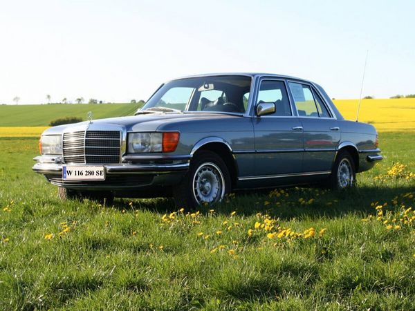Produktbild: CALVENDO Puzzle Mercedes Benz | 1000 Teile Lege-Gr&ouml;&szlig;e 64x48cm Foto-Puzzle f&uuml;r gl&uuml;ckliche Stunden