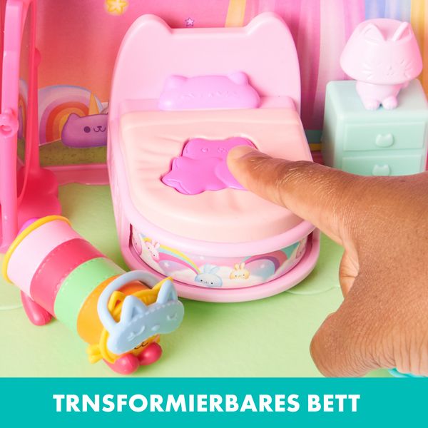 Produktbild: DREAMWORKS GABBY'S DOLLHOUSE - Deluxe Raum, Sweet Dreams, Schlafzimmer mit Kuschelkatze (engl. Pillow Cat), M&ouml;belst&uuml;cken und thematischem Zubeh&ouml;r