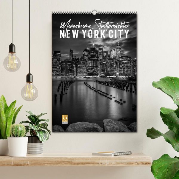 Produktbild: NEW YORK CITY Monochrome Stadtansichten (Wandkalender 2026 DIN A2 hoch), CALVENDO Monatskalender