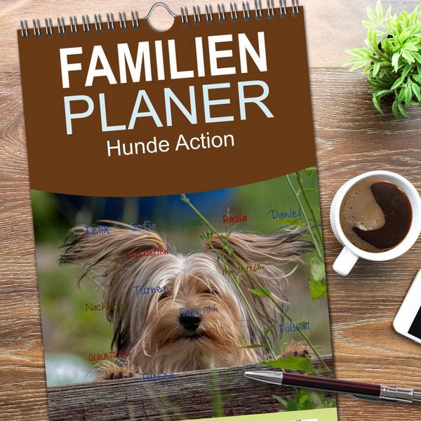 Produktbild: Familienplaner 2026 - Hunde Action mit 5 Spalten (Wandkalender, 21 x 45 cm) CALVENDO