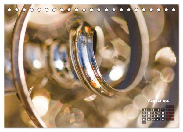 Produktbild: Metall - Schrott kunstvoll in Szene gesetzt (Tischkalender 2026 DIN A5 quer), CALVENDO Monatskalender