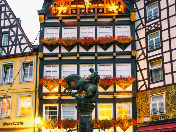 Produktbild: CALVENDO Puzzle Fachwerk-Giebelh&auml;user | 1000 Teile Lege-Gr&ouml;&szlig;e 64x48cm Foto-Puzzle f&uuml;r gl&uuml;ckliche Stunden