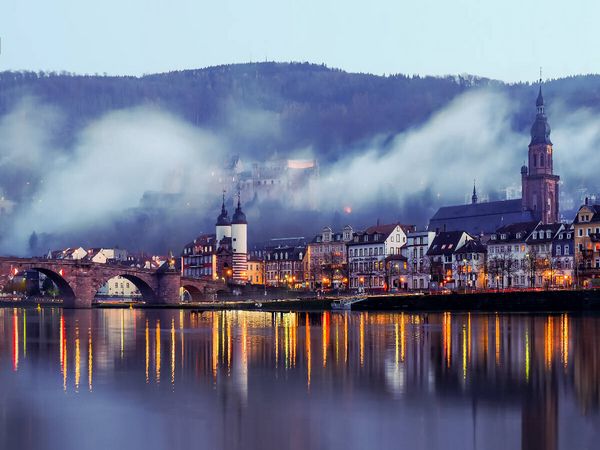 Produktbild: CALVENDO Puzzle Heidelberg - Altstadt im Nebel | 1000 Teile Lege-Gr&ouml;&szlig;e 64x48cm Foto-Puzzle f&uuml;r gl&uuml;ckliche Stunden