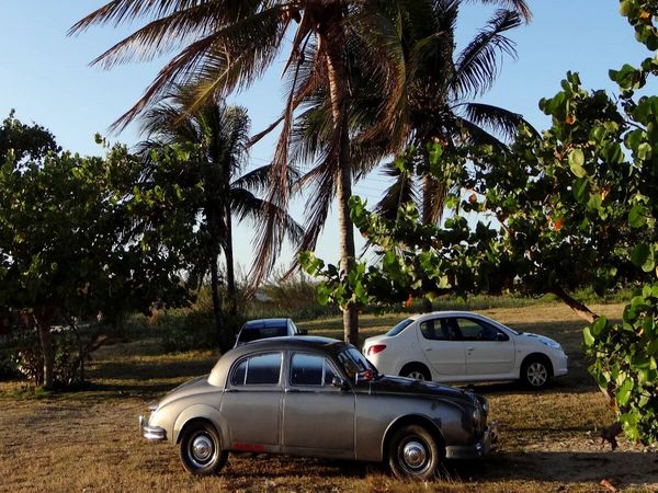 Produktbild: CALVENDO Puzzle Der britische Oldtimer Jaguar Mark2 auf Kuba | 1000 Teile Lege-Gr&ouml;&szlig;e 64x48cm Foto-Puzzle f&uuml;r gl&uuml;ckliche Stunden