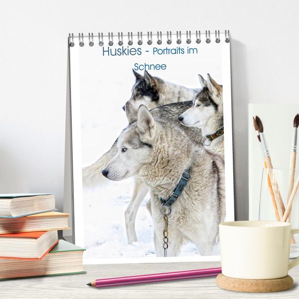 Produktbild: Huskies - Portraits im Schnee (Tischkalender 2026 DIN A5 hoch), CALVENDO Monatskalender