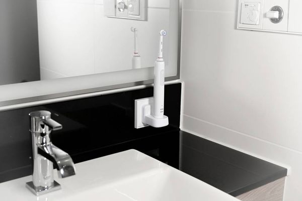Produktbild: Proofvision TB Charge for Oral-B / Braun (ausgenommen iO & Pulsonic Serie) Ladeger&auml;t f&uuml;r elektrische Zahnb&uuml;rste 1 St. Wei&szlig;