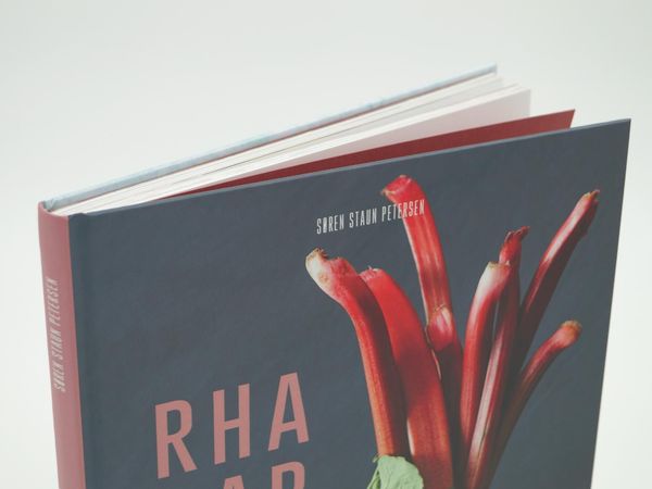 Produktbild: Rhabarber - Raffinierte Rezepte f&uuml;r S&uuml;&szlig;es und Herzhaftes