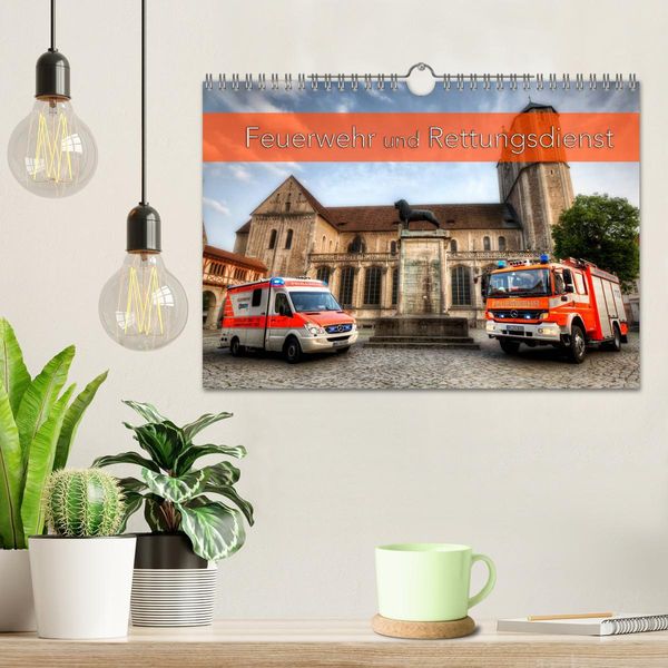 Produktbild: Feuerwehr und Rettungsdienst (Wandkalender 2026 DIN A4 quer), CALVENDO Monatskalender