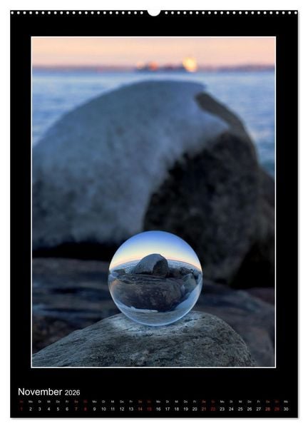 Produktbild: Momente aus Glas &ndash; Glaskugelfotografie (Wandkalender 2026 DIN A2 hoch), CALVENDO Monatskalender