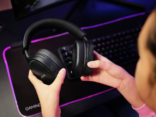 Produktbild: Trust GXT491 FAYZO Over Ear Headset Bluetooth&reg; Virtual Surround Schwarz Surround-Sound, Mikrofon-Stummschaltung, Lautst&auml;rkeregelung Gaming
