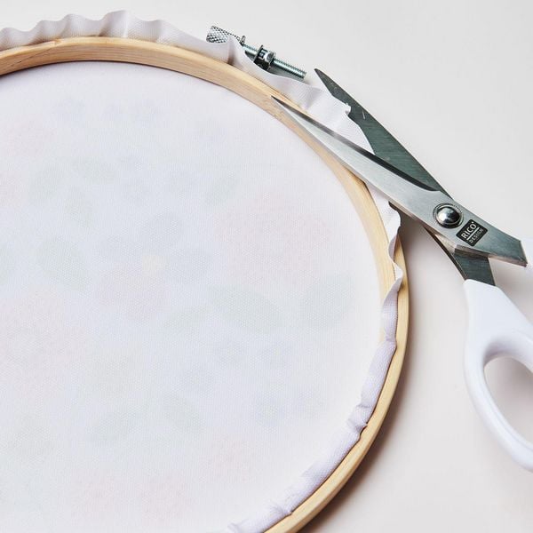 Produktbild: Diamond Painting DIY-Set, Bild auf Leinwand, Funkelnder Blumenkranz // &Oslash; 20 cm. 14-teilig