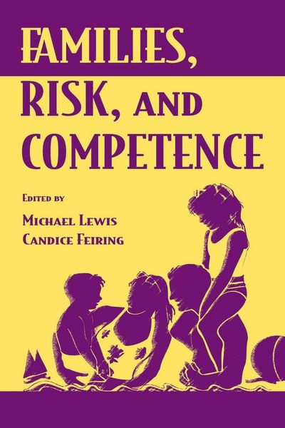 Produktbild: Families, Risk, and Competence