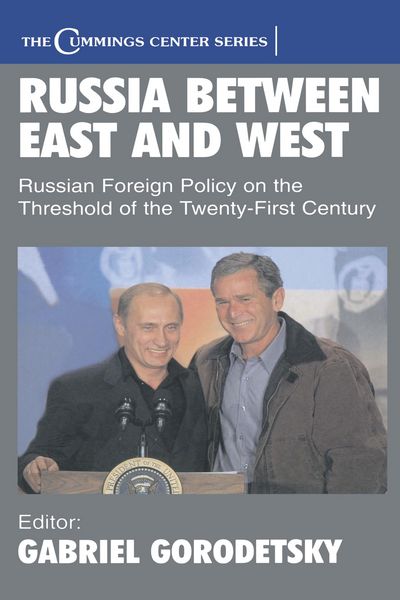 Produktbild: Russia Between East and West