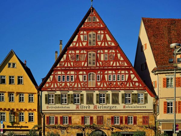 Produktbild: CALVENDO Puzzle Ein Motiv aus dem Kalender Esslingen im Fokus | 1000 Teile Lege-Gr&ouml;&szlig;e 64x48cm Foto-Puzzle f&uuml;r gl&uuml;ckliche Stunden