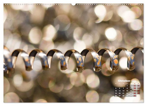 Produktbild: Metall - Schrott kunstvoll in Szene gesetzt (hochwertiger Premium Wandkalender 2026 DIN A2 quer), Kunstdruck in Hochglanz
