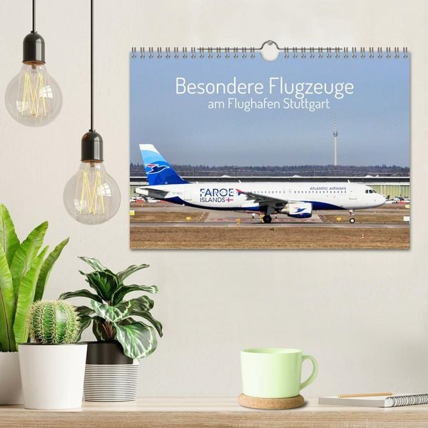 Produktbild: Besondere Flugzeuge am Flughafen Stuttgart (Wandkalender 2026 DIN A4 quer), CALVENDO Monatskalender