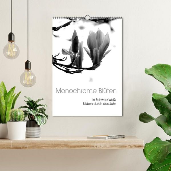Produktbild: Monochrome Bl&uuml;ten - In Schwarz-Wei&szlig; Bildern durch das Jahr (Wandkalender 2026 DIN A3 hoch), CALVENDO Monatskalender