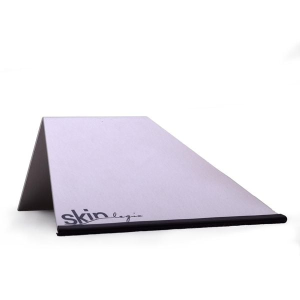 Produktbild: SKIN Legis Buchst&uuml;tze (Black print) Gr. XL (Habersack) mit rutschfester Gummikante