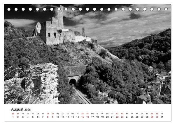 Produktbild: Burgen in schwarzwei&szlig; - Wie aus alten Zeiten (Tischkalender 2026 DIN A5 quer), CALVENDO Monatskalender
