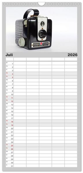 Produktbild: Familienplaner 2026 - Boxkameras - Kultiges und manchmal klobiges Design mit 5 Spalten (Wandkalender, 21 x 45 cm) CALVENDO