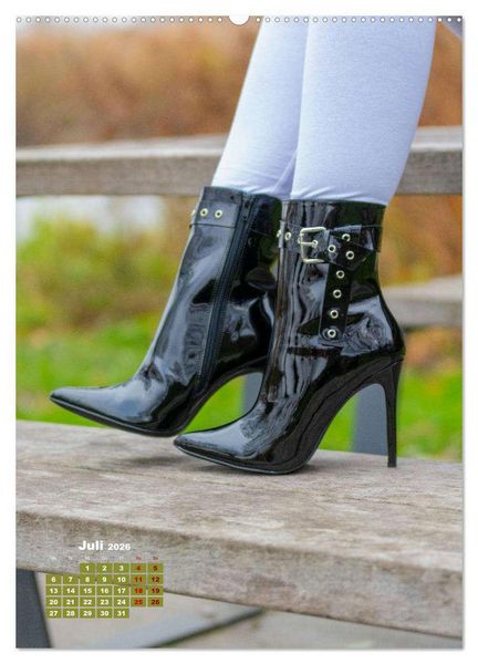 Produktbild: Stiefel und High Heels im Herbst (Wandkalender 2026 DIN A2 hoch), CALVENDO Monatskalender