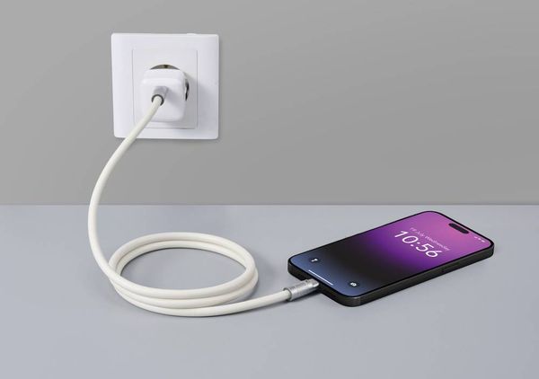 Produktbild: Renkforce USB-C&reg; Kabel USB 2.0 USB-C&reg; Stecker, USB-C&reg; Stecker 1.00m Wei&szlig; RF-6056876