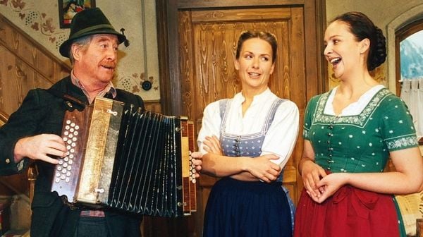 Produktbild: Chiemgauer Volkstheater - Die komplette Staffel 5 von 1998-1999 plus Bonus (Fernsehjuwelen) [7 DVDs]