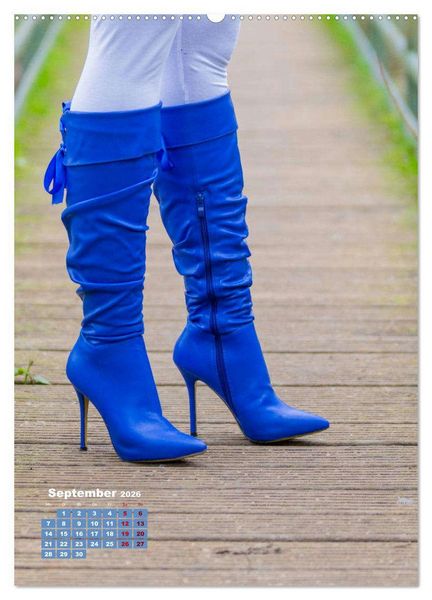 Produktbild: Stiefel und High Heels im Herbst (Wandkalender 2026 DIN A2 hoch), CALVENDO Monatskalender