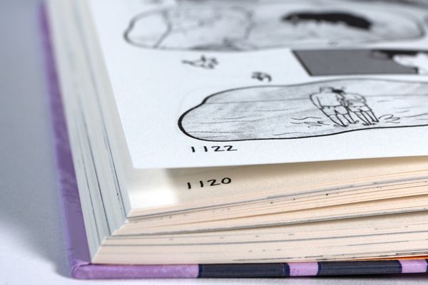 Produktbild: Heartstopper Volume 4 (deutsche Hardcover-Ausgabe)