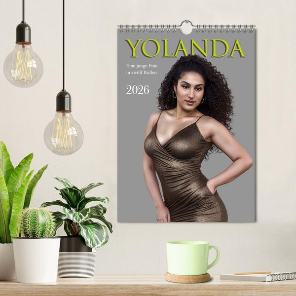 Produktbild: Yolanda, eine junge Frau in zw&ouml;lf Rollen (Wandkalender 2026 DIN A4 hoch), CALVENDO Monatskalender