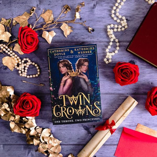 Produktbild: Twin Crowns