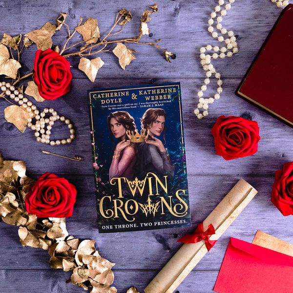 Produktbild: Twin Crowns