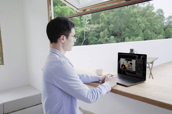 Produktbild: Obsbot MEET 2 4K-Webcam 3840 x 2160 Pixel Schnelles Auto-Tracking per AI, Magnet-Halterung, Gestensteuerung, Mikrofon