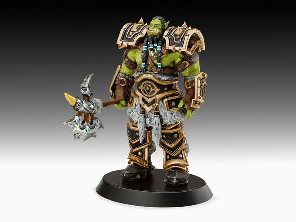 Produktbild: Geschenkset World of Warcraft Thrall, Revell Modellbausatz mit Basiszubeh&ouml;r