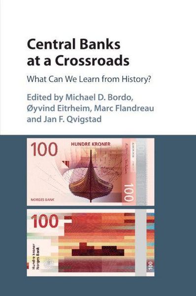 Produktbild: Central Banks at a Crossroads