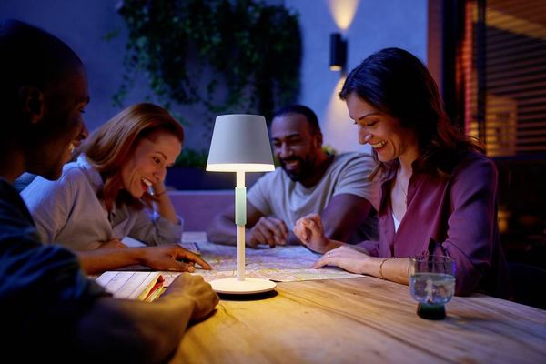 Produktbild: Philips Hue 8719514404571 Akku-Tischlampe LED 6.2W Wei&szlig;