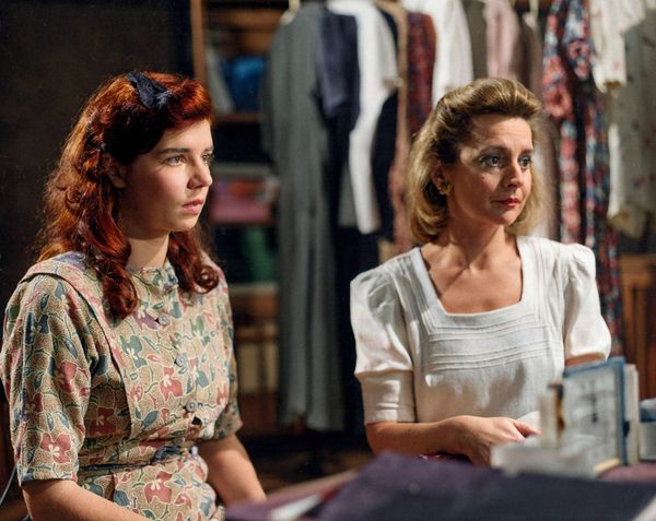 Produktbild: Ein St&uuml;ck Himmel - Staffel 1-2 - Die Geschichte der Holocaust-&Uuml;berlebenden Janina David (Alle 10 Teile) [5 DVDs]