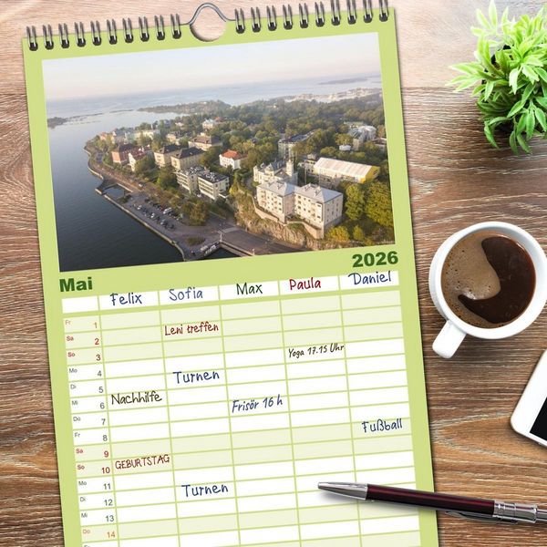 Produktbild: Familienplaner 2026 - Helsinki - Eine wundersch&ouml;ne Reise in die finnische Hauptstadt. mit 5 Spalten (Wandkalender, 21 x 45 cm) CALVENDO