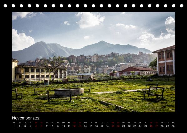 Produktbild: Mystisches Nepal - Am Fu&szlig;e des Himalaya (Tischkalender 2022 DIN A5 quer)