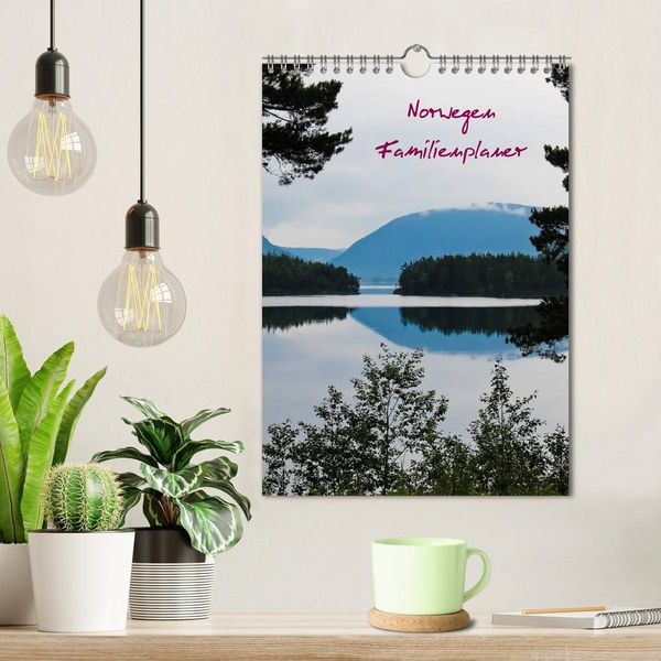 Produktbild: Familienplaner Norwegen (Wandkalender 2026 DIN A4 hoch), CALVENDO Monatskalender