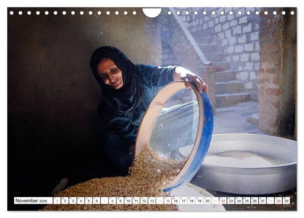 Produktbild: PORTRAITS - Frauen aus aller Welt (Wandkalender 2026 DIN A4 quer), CALVENDO Monatskalender