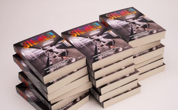 Produktbild: SIGNED. Unterwegs mit der 1UP-Crew und Moses & Taps