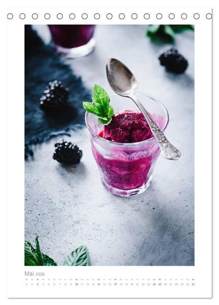 Produktbild: Himmlisch lecker! S&uuml;&szlig;e Desserts und andere Naschereien (Tischkalender 2026 DIN A5 hoch), CALVENDO Monatskalender